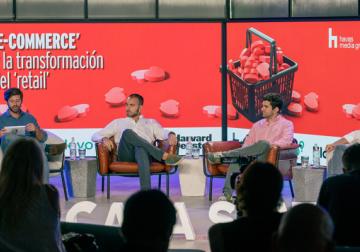 https://sandbox.harvard-deusto.com/sites/default/files/styles/article_normal/public/2022-09/foto-conversaciones-e-commerce-ok.jpg?itok=vkp6zp6K&x=1748188530
