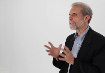 https://sandbox.harvard-deusto.com/sites/default/files/styles/article_normal/public/entrevista-daniel-goleman.jpg?itok=1rfNWfk-&x=1728278083